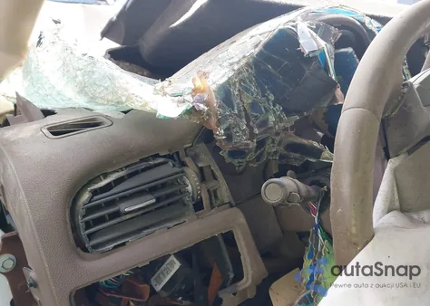 2010 Chevrolet Tahoe Ltz z USA, uszkodzony, nr VIN 1GNUKCE07AR180362